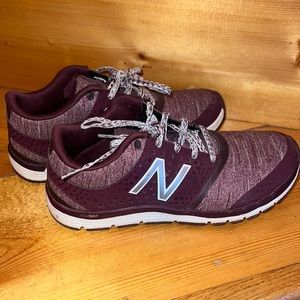 New Balance Shoes Women (Size 6)